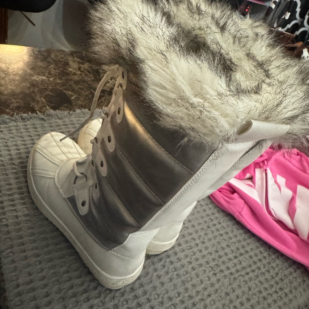 Stylish White and Gray Fur-Lined Boots